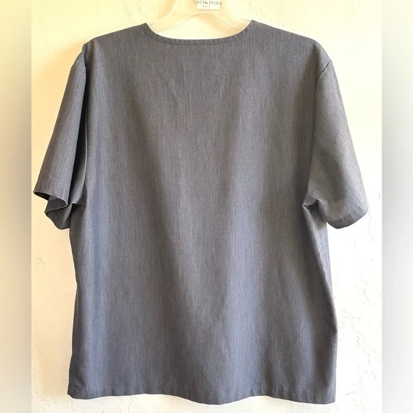 Figs Lot of 2 Soft Scrub Tops (1) Black (1) Charcoal Gray Medical Nurse Sz XXL - Picture 5 of 11